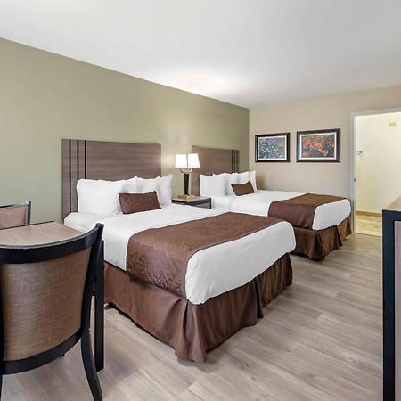 Best Western Inn Of Бренем Экстерьер фото