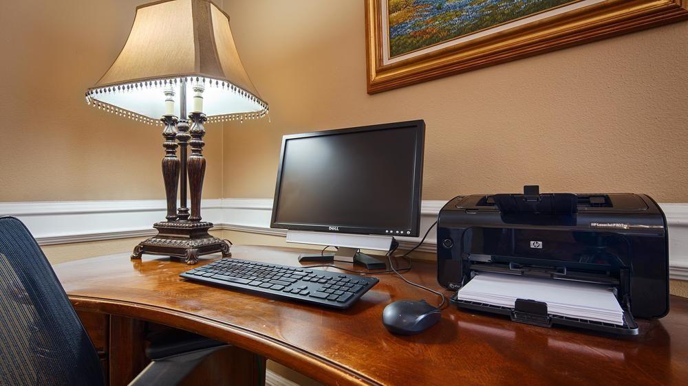 Best Western Inn Of Бренем Экстерьер фото